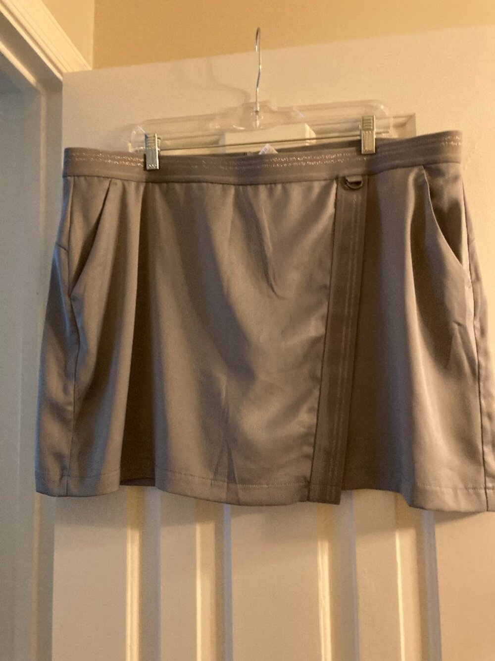 GREG NORMAN WOMENS GOLF  SKORT---XXL/TTG/XXG